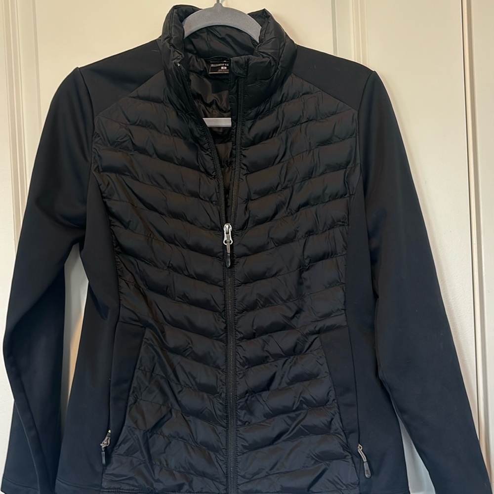 32 Degree Heat Jacket.  excellent pre loved condition.  Size S.